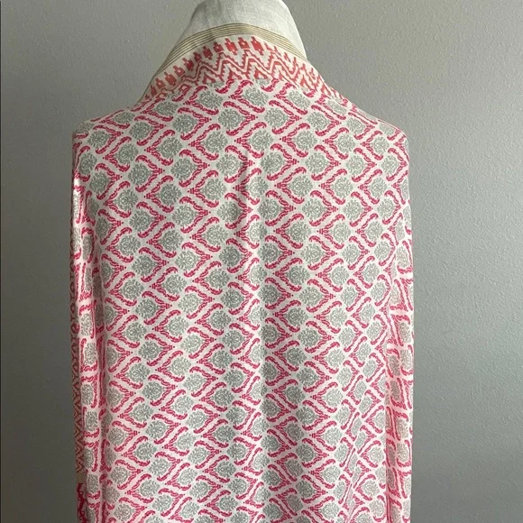Elegant Pink and Cream Scarf - Picture 4 of 8